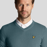 Lyle＆Scott高尔夫Merino Blend V Neck套头衫 - 铁蓝色